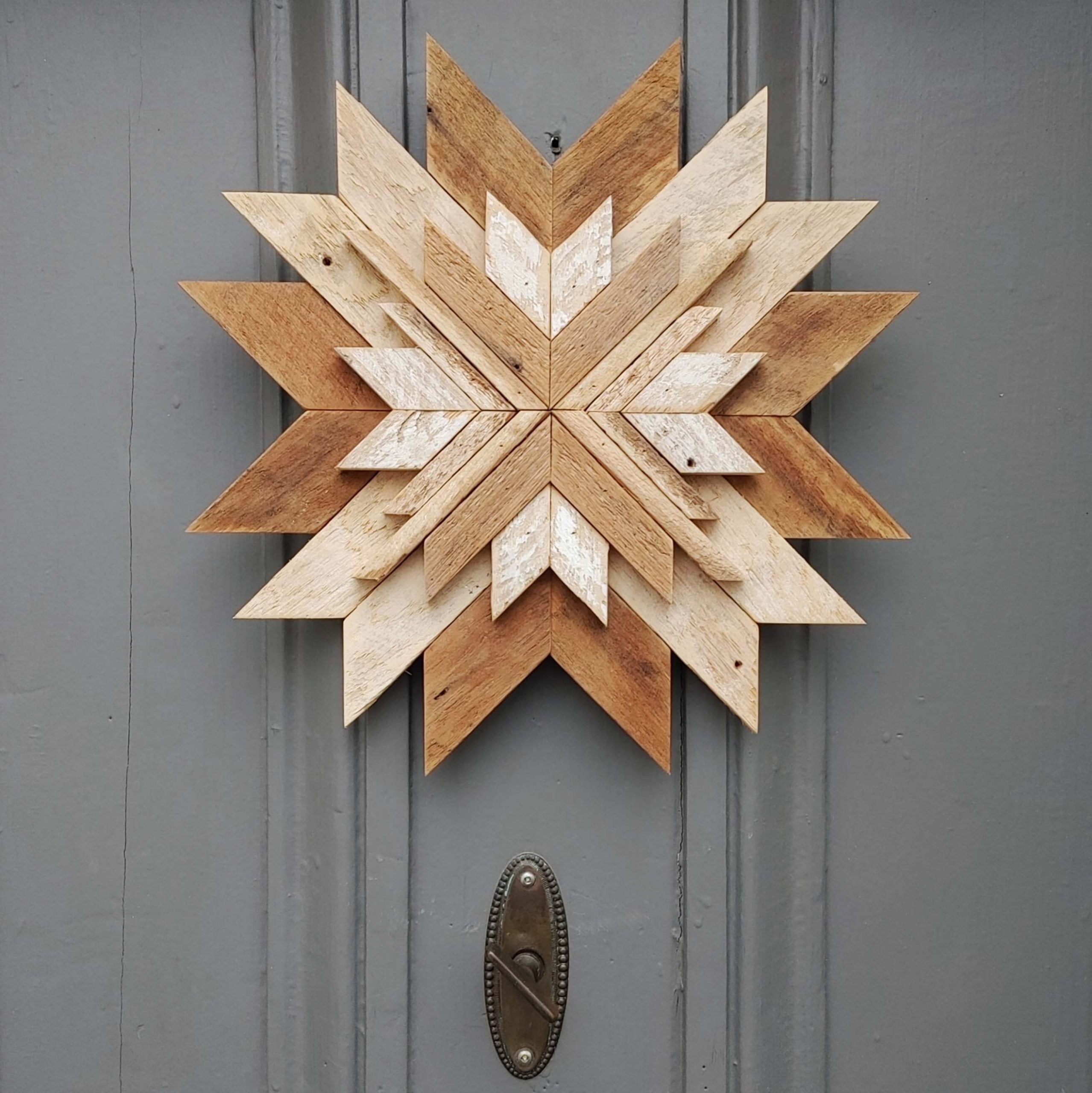 Quilt star made from reclaimed wood