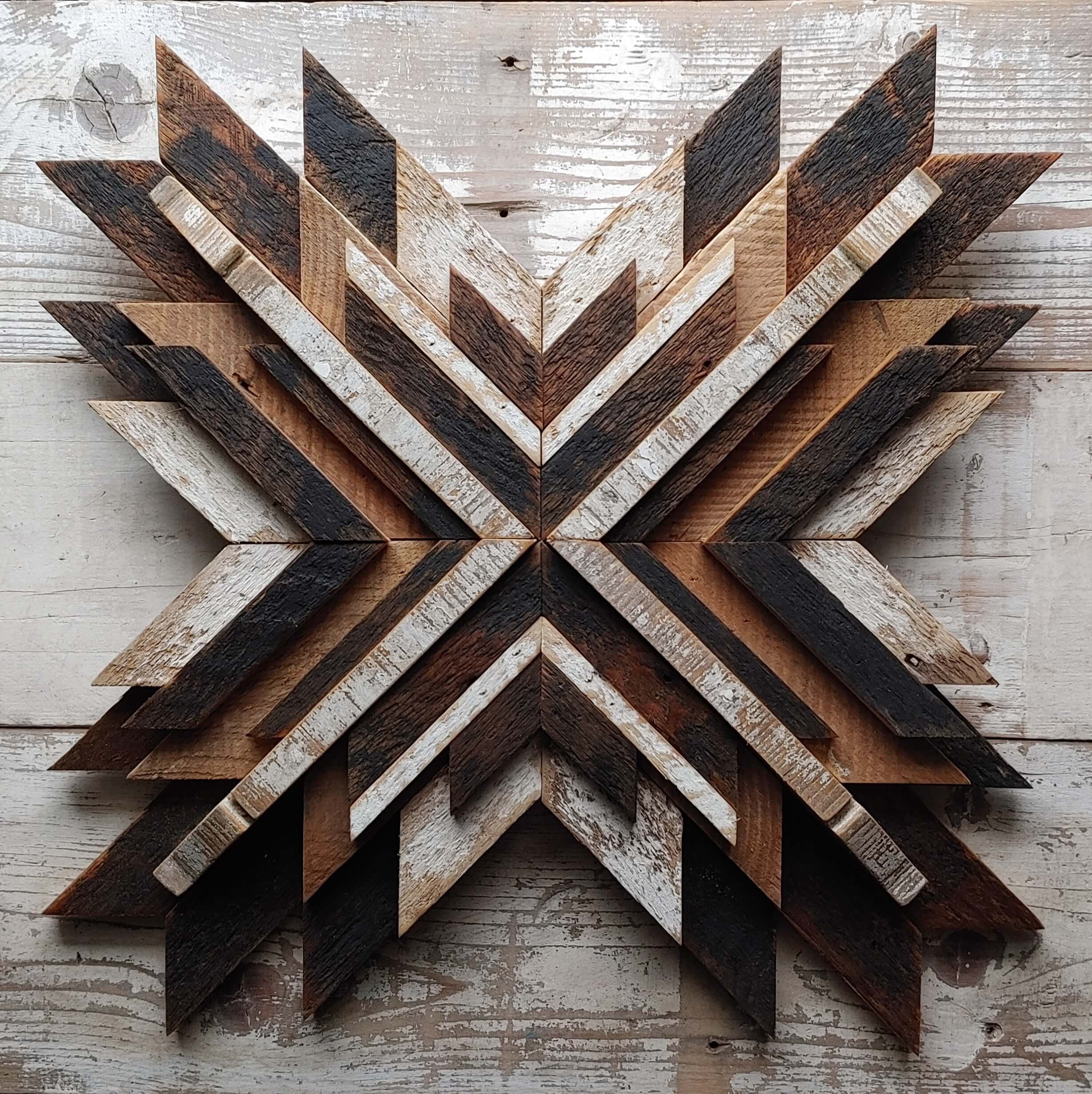 Quilt star made from reclaimed wood